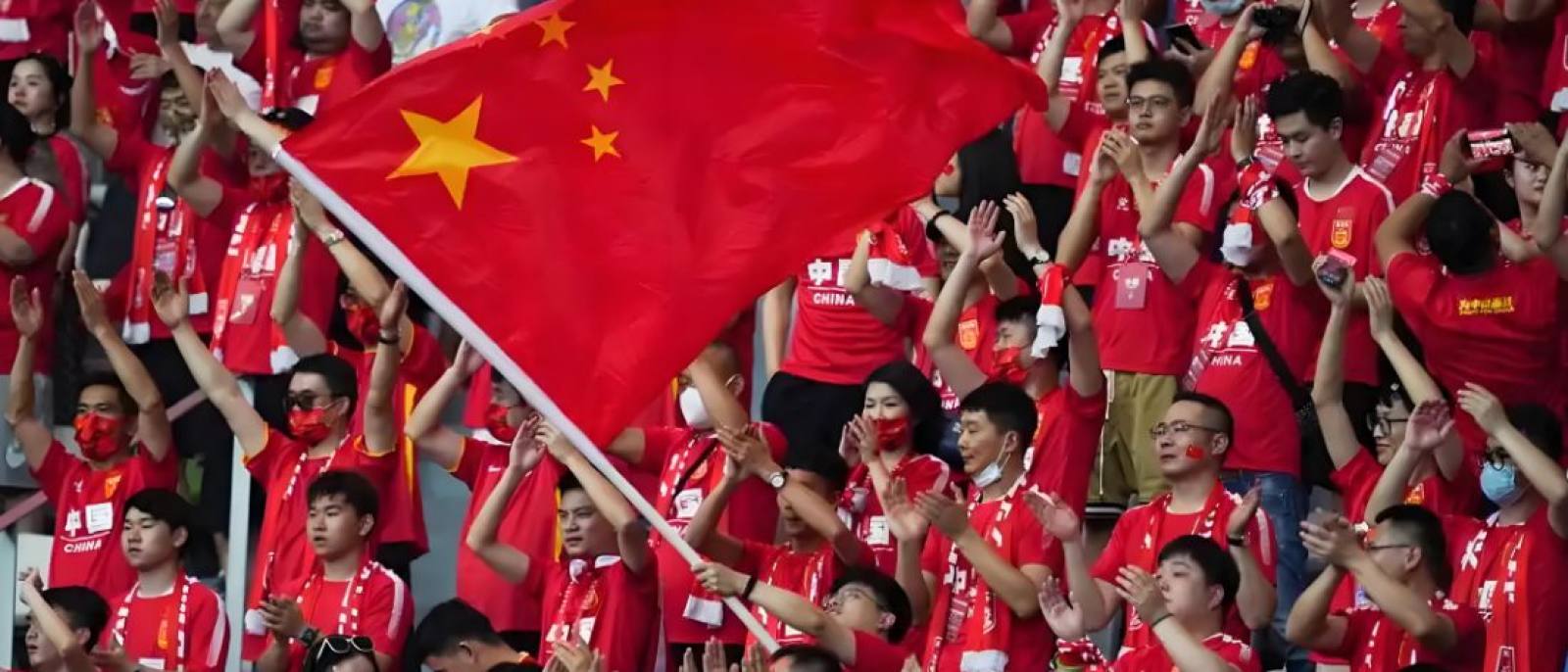看个球弹幕互动与实时回放服务主视觉